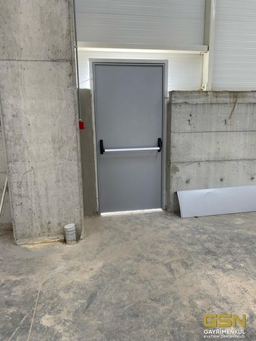 12-DİLOVASI TEPECİK’TE GENİŞ AÇIK ALANLI YENİ DEPO